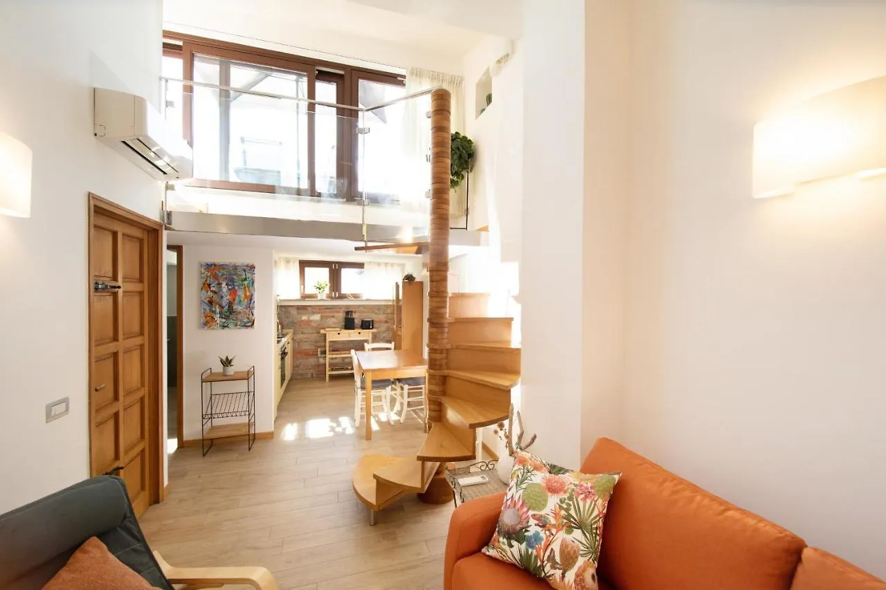 Apartment Rooftop Delight With Terrace Lucca