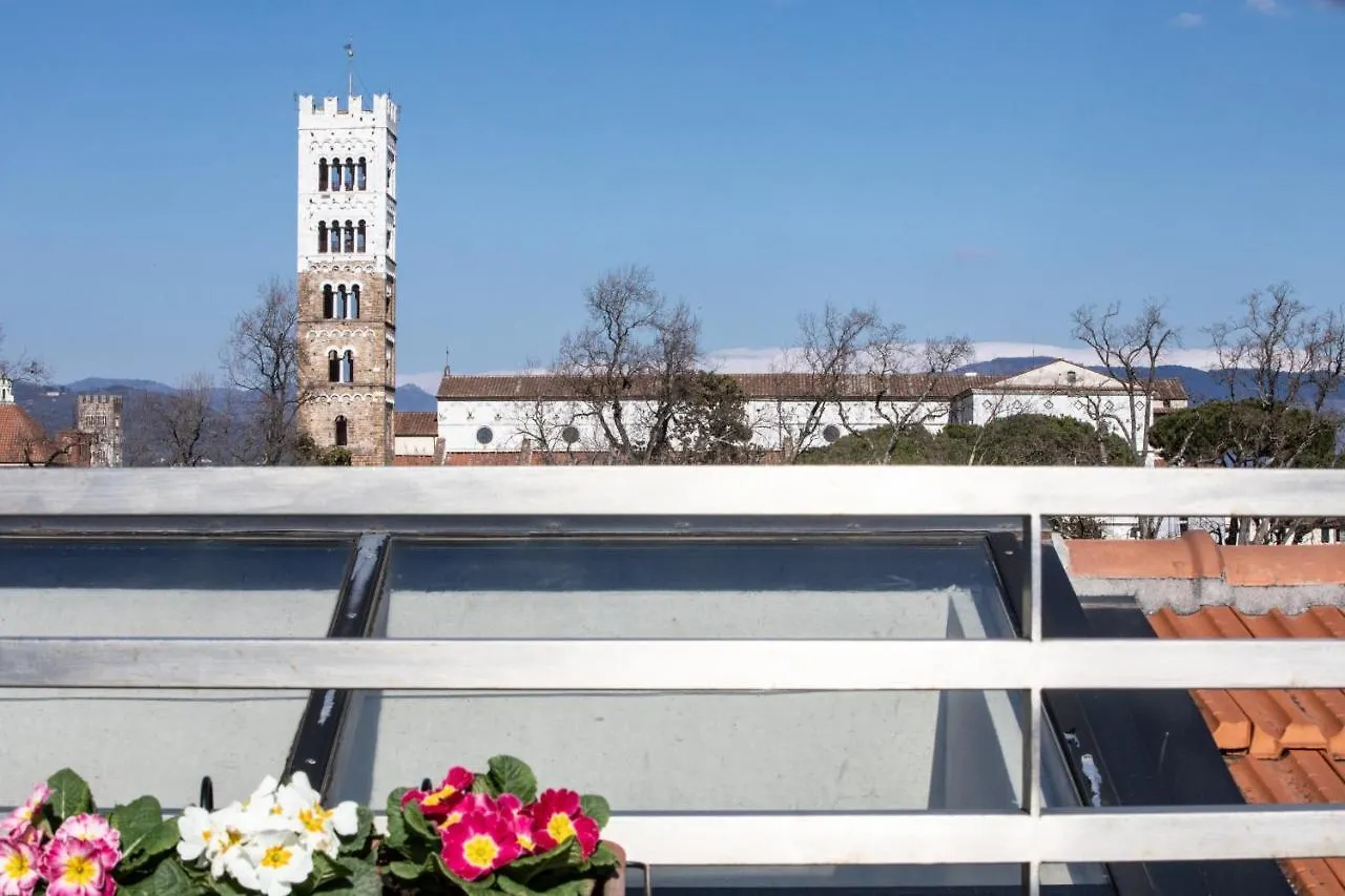 Rooftop Delight With Terrace Lucca Apartment