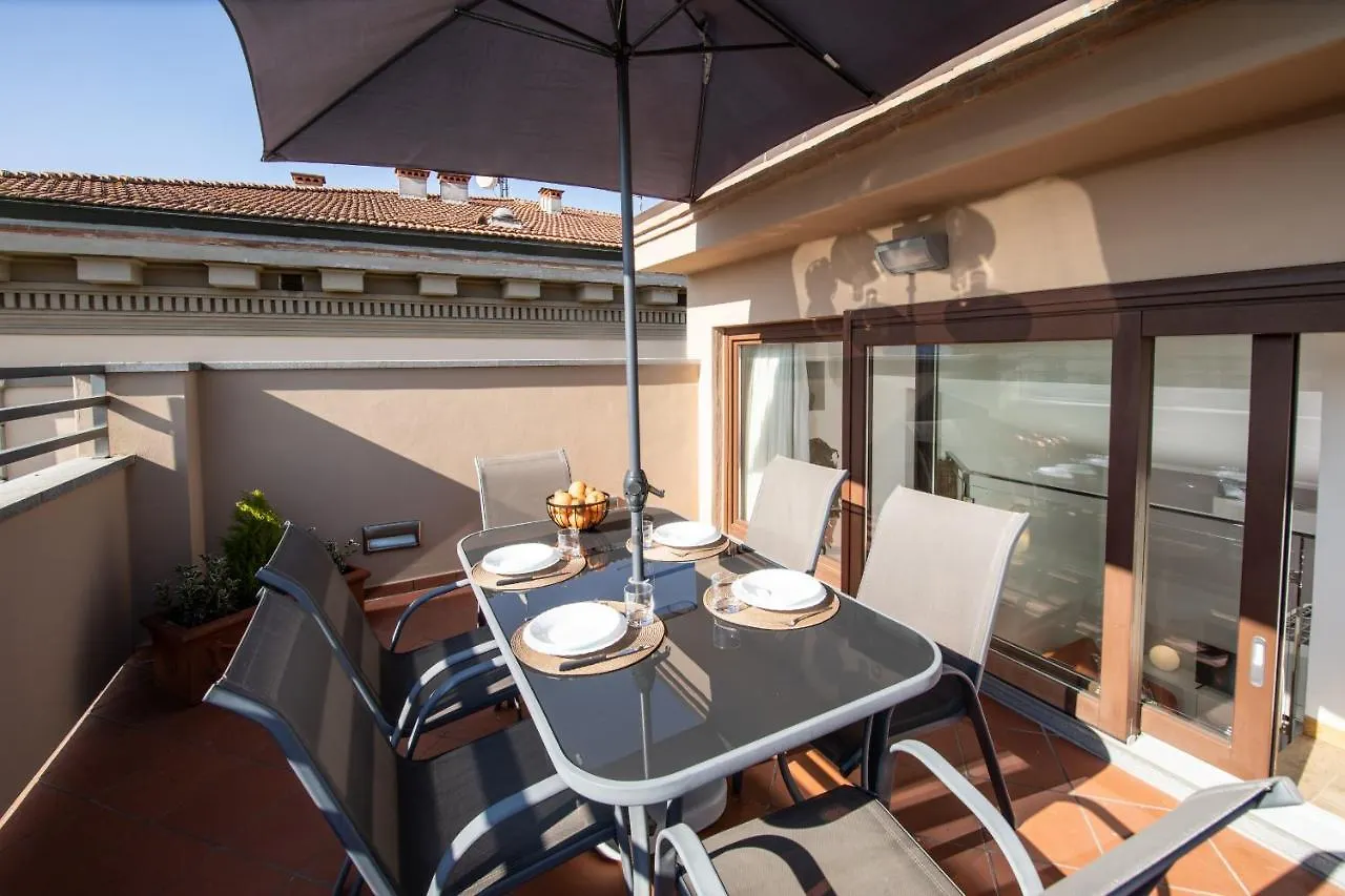 Rooftop Delight With Terrace Lucca Apartment