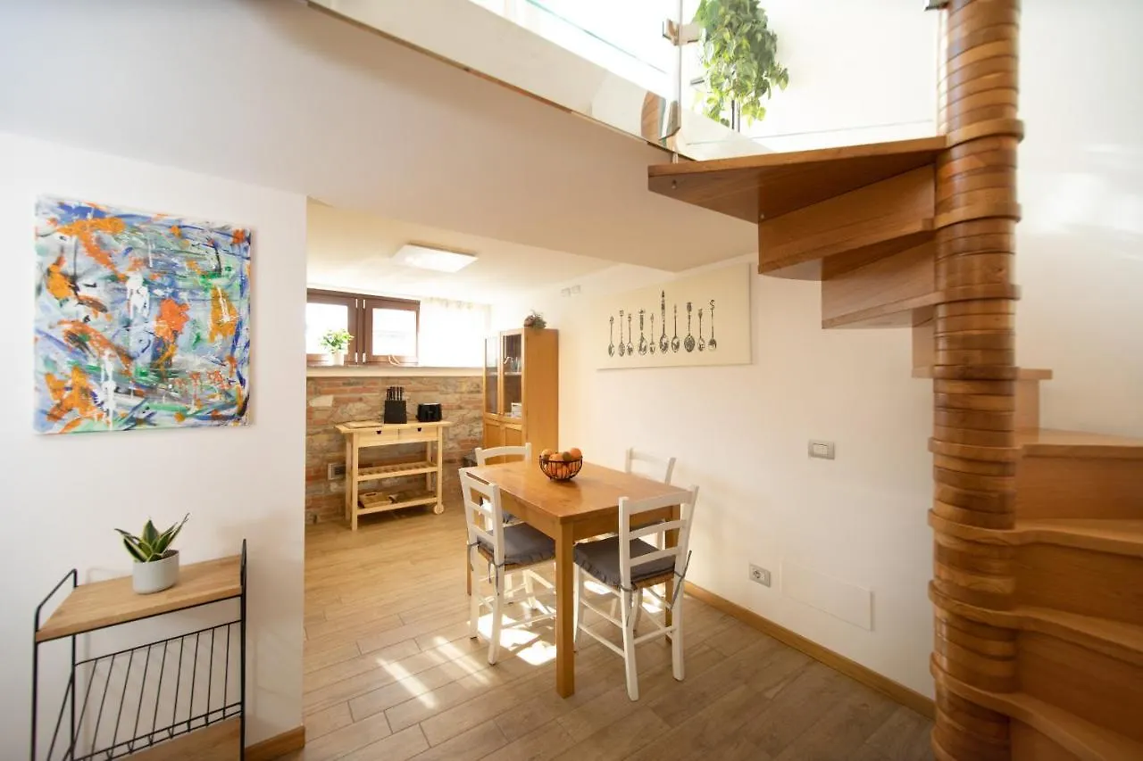 Apartment Rooftop Delight With Terrace Lucca